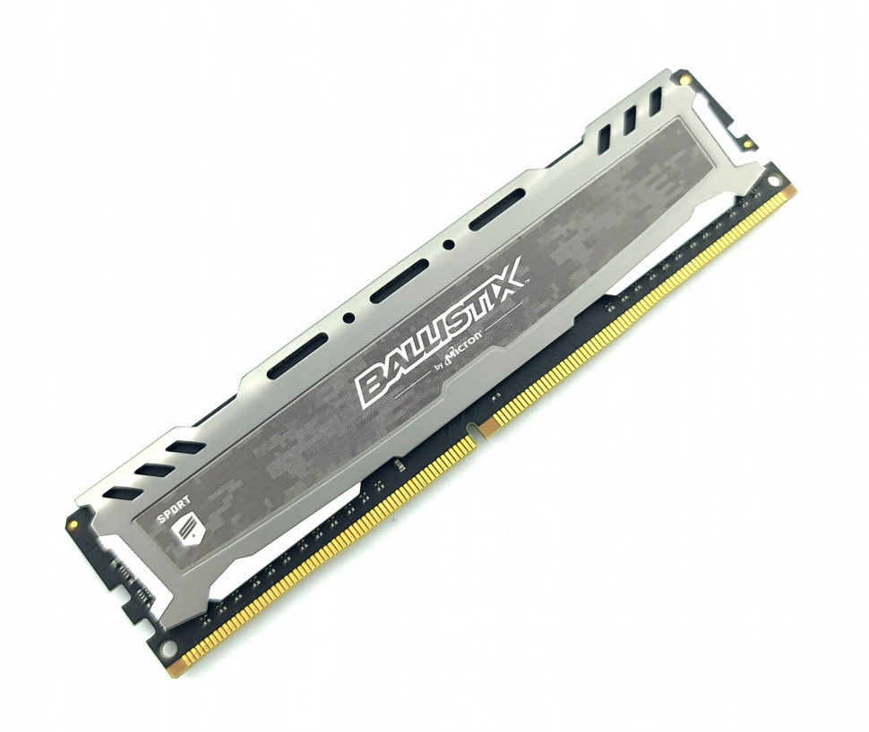 Память DDR4 16Gb 2400 / CL16 Ballistix Sport BLS16G4D240FSB